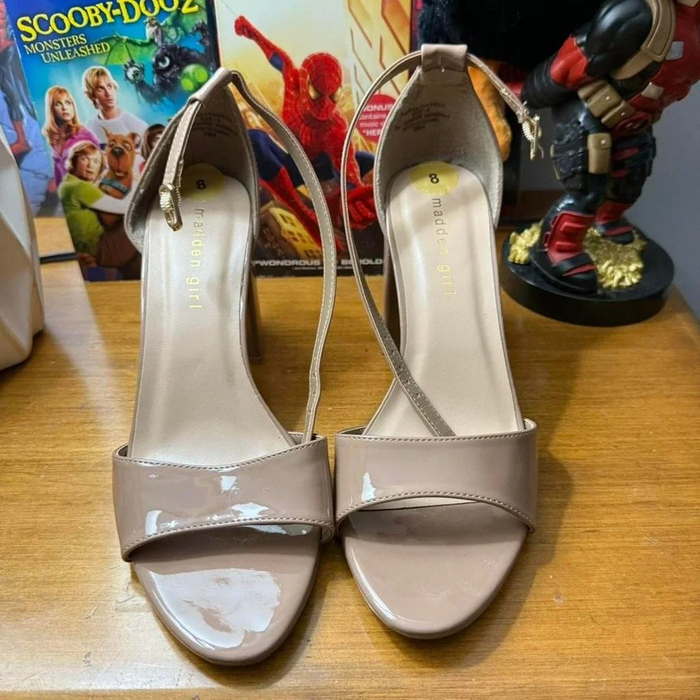 Cream and‎ tan Madden heels - size 8